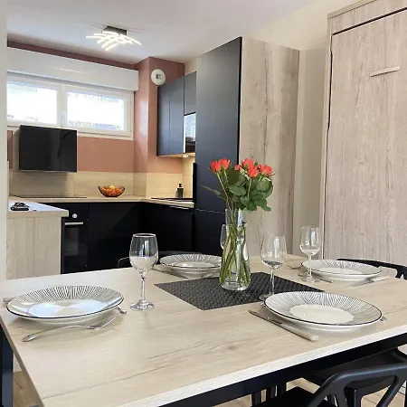 Guerande, 2 Pieces, 4 Personnes - Fr-1-245-189 Apartment Guerande